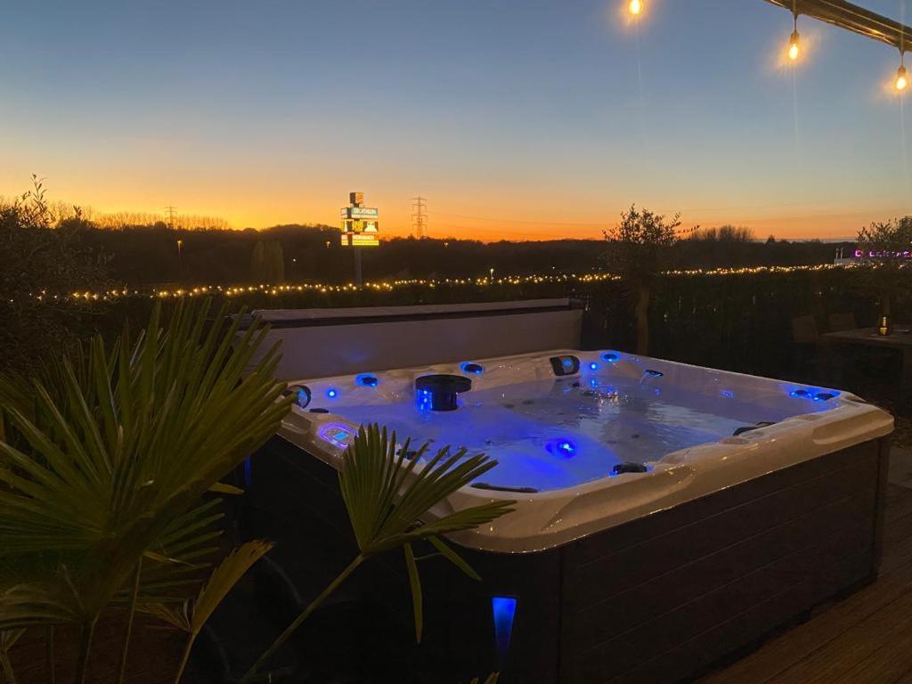 Wellness Dome Penthouse Suite Kerkrade Luaran gambar