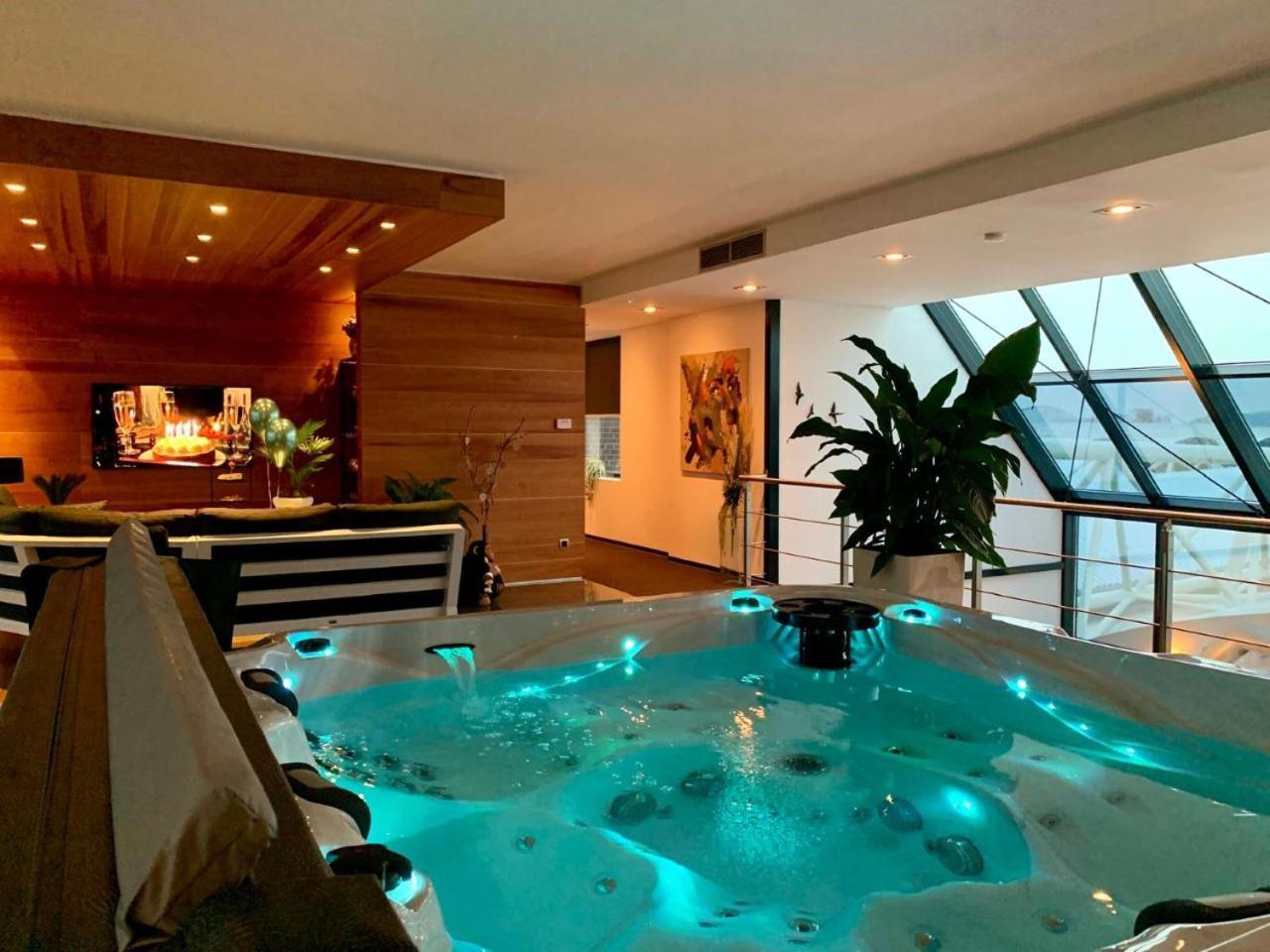 Wellness Dome Penthouse Suite Kerkrade Luaran gambar